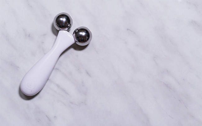 The Body Shop Twin-Ball Facial Massager