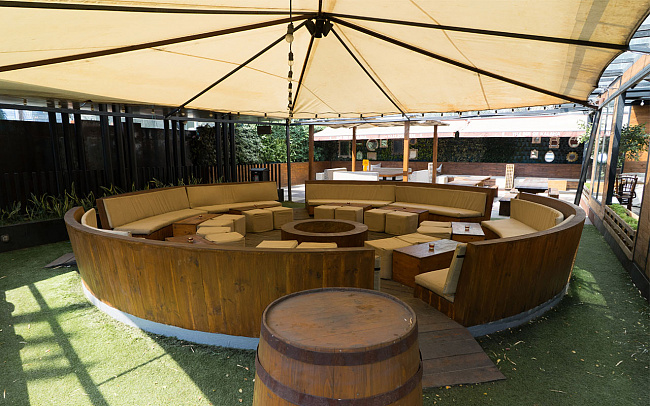 The Den of Kalaha, Restaurant, Menu Makanan