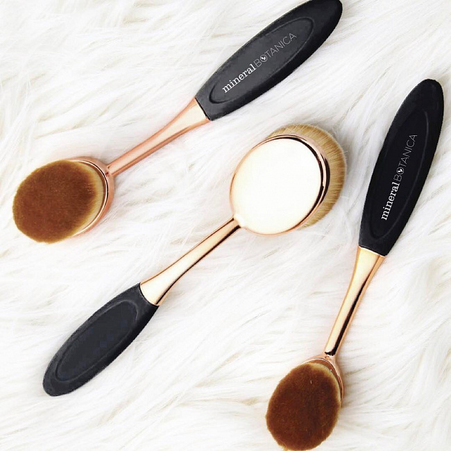 Mineral Botanica Brush