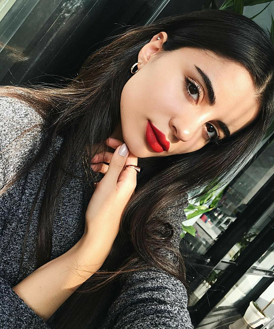 Lipstik Merah