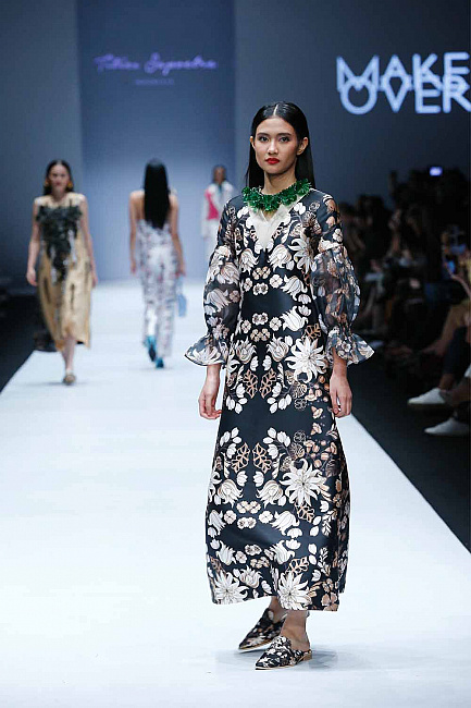 Tities Sapoetra Jakarta Fashion Week 2019