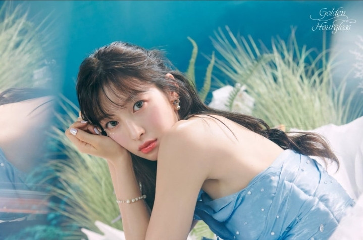 oh my girl tampil mempesona di konsep foto golden hourglass