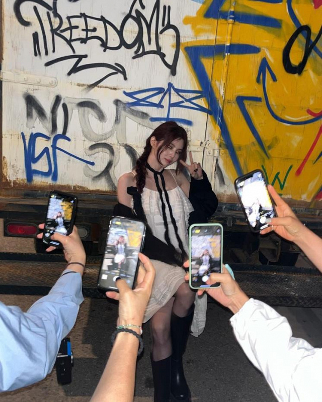girlfriend look ala han so hee di mv seveen jungkook bts