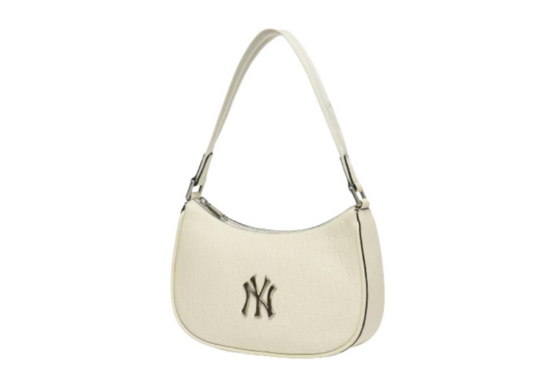 Tampil Stylish dengan MLB MONOGRAM Embe Hobo Bag