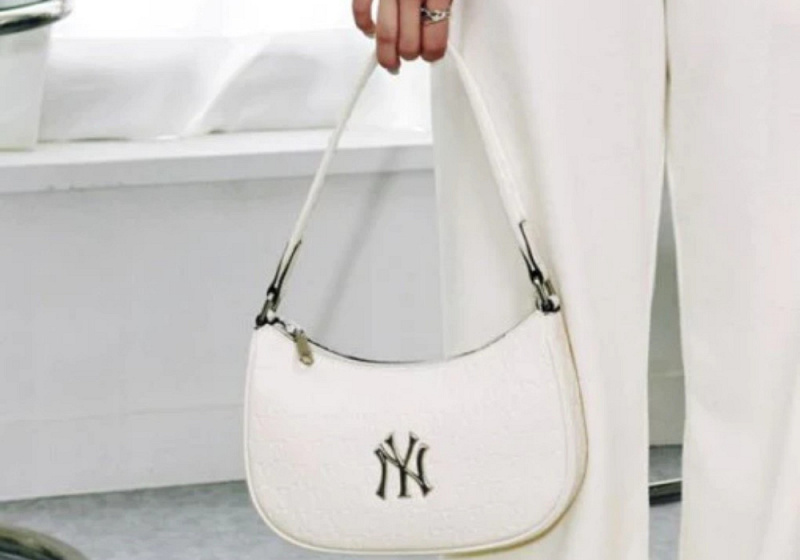 Kelebihan MLB MONOGRAM Embo Hobo Bag