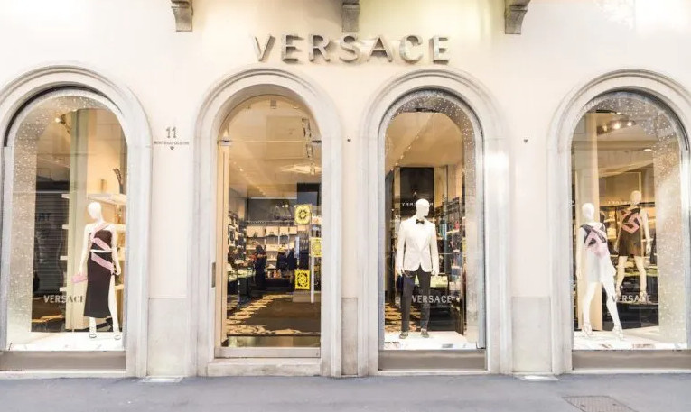 versace dylan blue