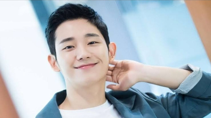 jung hae in rayakan 10 tahun debut akting