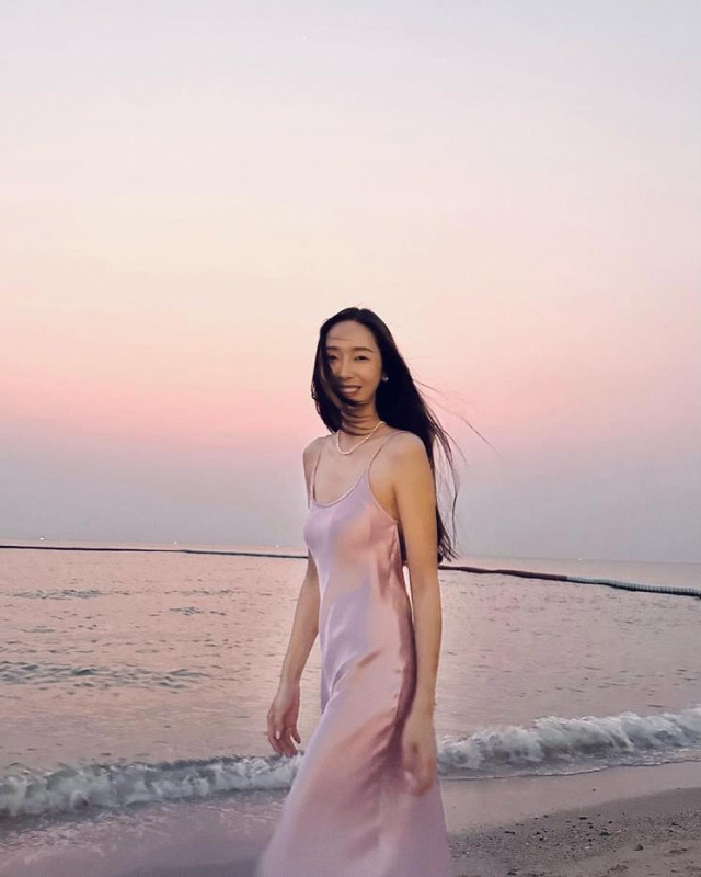 outfit ke pantai 2023 ala artis korea