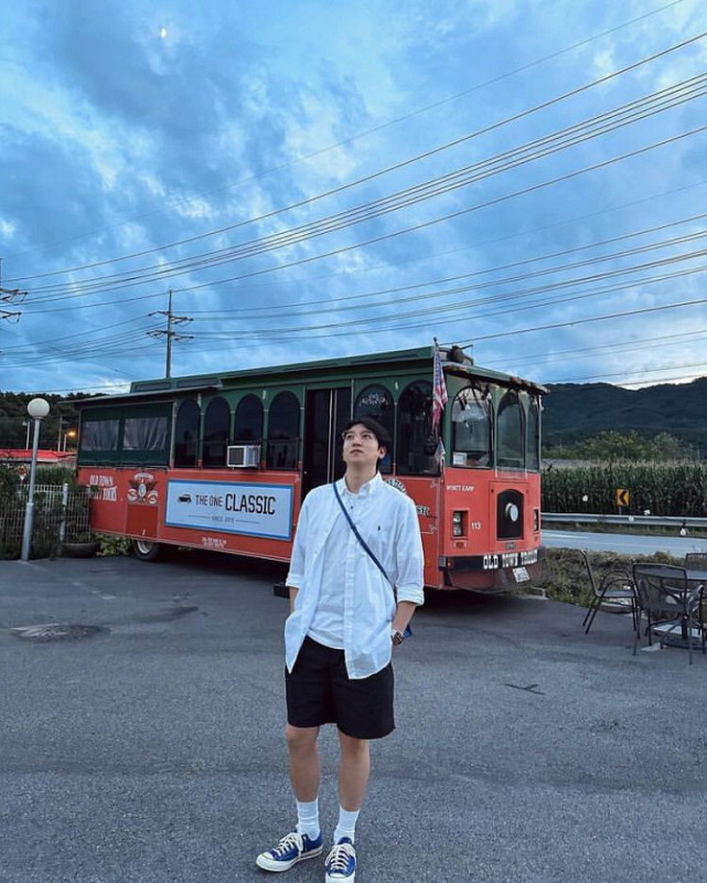 clean look outfit ala sungjin day6