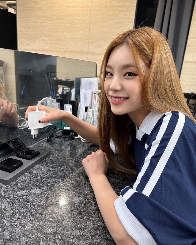 model warna rambut ala artis korea 2023