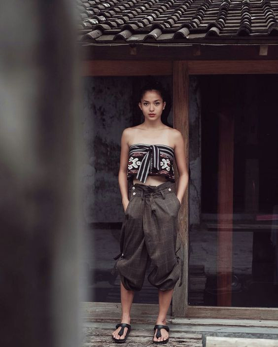 Batik Tenun Kemban dan Midi Jogger