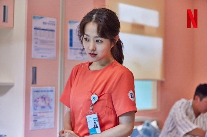 netflix rilis cuplikan karakter daily dose of sunshine 