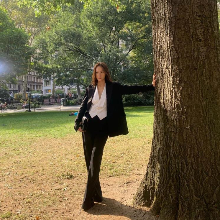 mix and match blazer hitam a la artis korea
