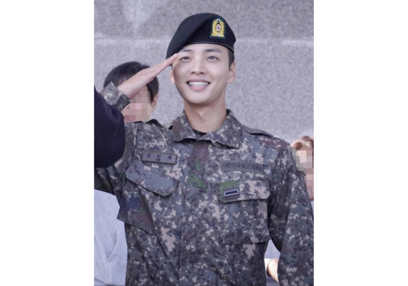 Kim Min Jae Lulus Militer