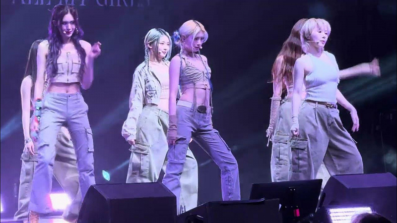 konser everglow