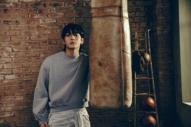 momen emas jungkook