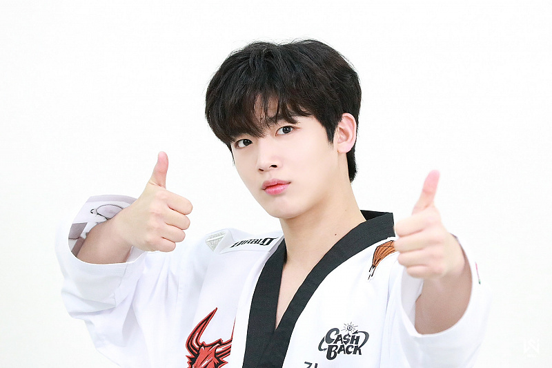 artis korea yang  mantan atlet 