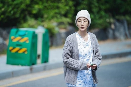 park min young jadi pasien kanker
