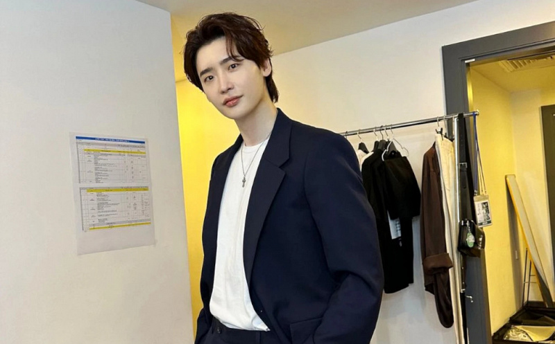kekayaan lee jong suk