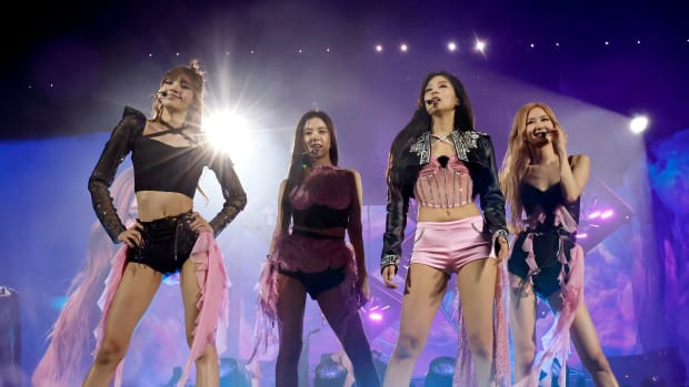 kontrak blackpink dengan yg