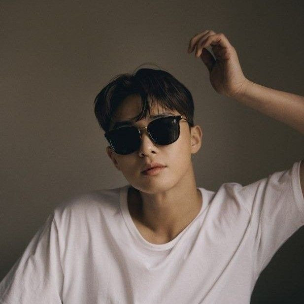 aktor korea pakai kacamata