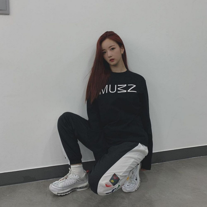 Bomi Apink casual outfit